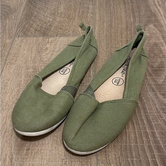 Green women’s flats - Picture 1 of 1